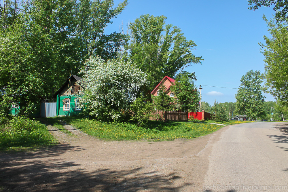 4.8. Перед автодромом очень милый уголок.